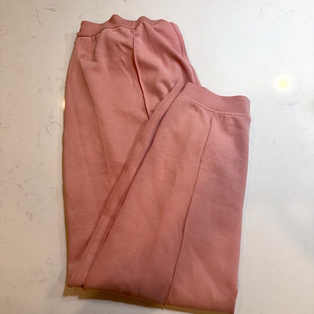 Lululemon Softstreme Classic-Fit High Rise Jogger XL - Tea Rose